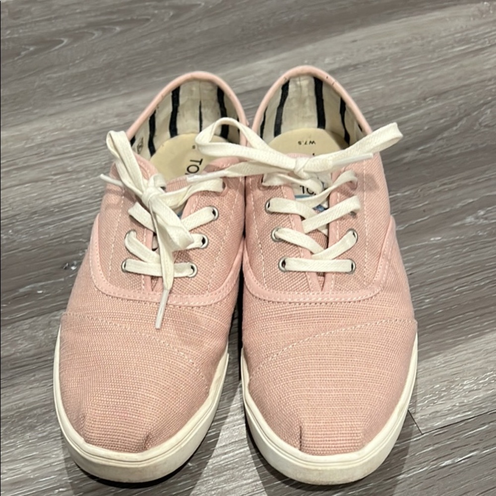 Women’s Toms Sneakers